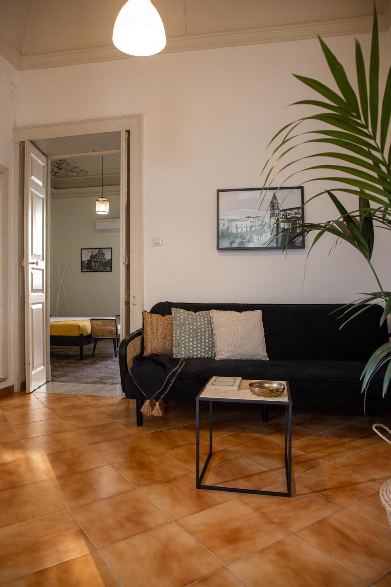 La Casa Del Gelsomino Palace 阿奇雷亚莱 外观 照片